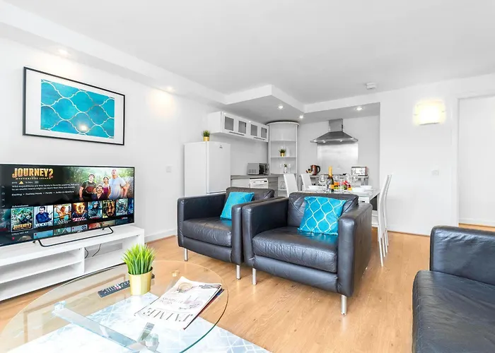 Luxury Two Bedroom Apartment - Birmingham City Centre - Secure Parking 99Q
